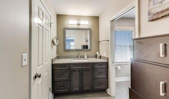 715 W Whiting Ln, Arlington Heights, IL 60004