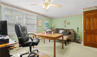 10 Bartlett Rd, Middletown, RI 02842