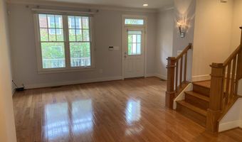 2855 11TH St N, Arlington, VA 22201