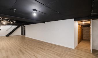 440 Long St, Ashville, OH 43103