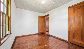 308 E 38th St, Anderson, IN 46013