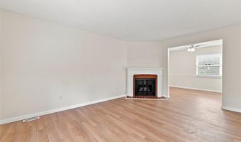 13322 Hiddendale Ln, Ballwin, MO 63021