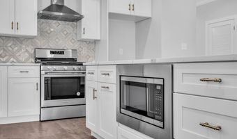 512 Seaman Ave, Beachwood, NJ 08722