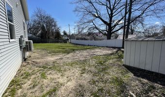 913 Pine Ave, Alma, MI 48801