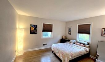 202 Pleasant Ave, Bergenfield, NJ 07621