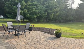 3167 LAKEVIEW Dr, Suamico, WI 54173