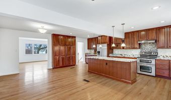 6408 MARYVIEW St, Alexandria, VA 22310