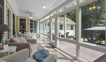 71 Olde Orchard Rd, Clinton, CT 06413