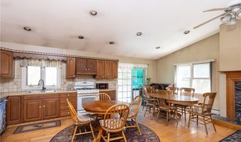 246 Long Hwy, Little Compton, RI 02837