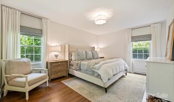 7022 Lancer Dr, Charlotte, NC 28226