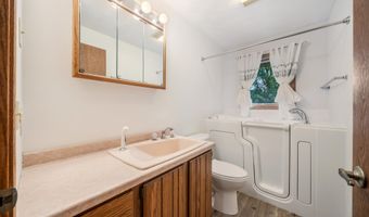 2232 N CLOUDVIEW Dr, Appleton, WI 54914