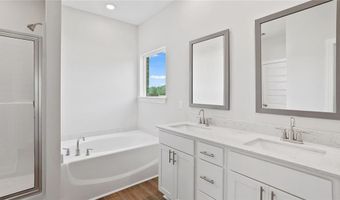 700 ASHETON Dr, Auburn, AL 36801