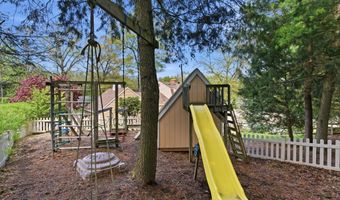 79 Buckboard Ln, Bristol, CT 06010