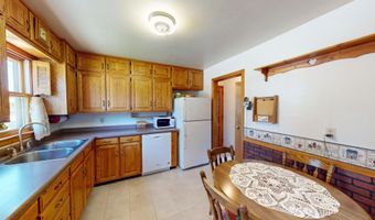 176 Powers Ave N, Alden, MN 56009