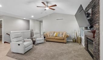 1706 Court St, Adel, IA 50003