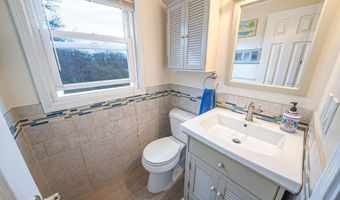 190 Merrick Rd 35, Amityville, NY 11701