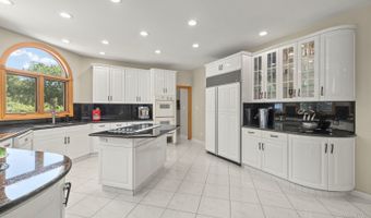 1760 W Whispering Ct, Addison, IL 60101