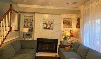915 C St SE, Washington, DC 20003