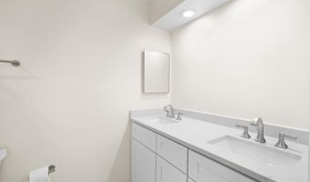 34 N GARFIELD St, Arlington, VA 22201