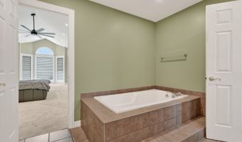 1920 Jester Ln, Algonquin, IL 60102