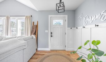 26 Knoll Crest Dr, Bangor, ME 04401