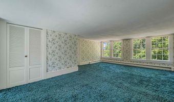 57 Roberts Cove Rd, Alton, NH 03809