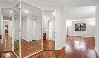 5904 MOUNT EAGLE Dr 105, Alexandria, VA 22303