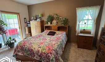 725 N E St, Albia, IA 52531