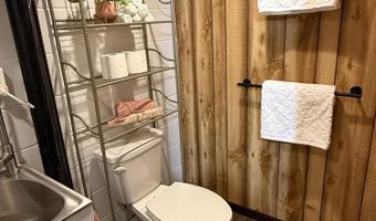 2706 Meadow Glen Rd, Ames, IA 50014