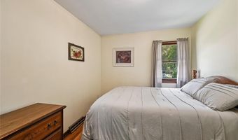 300 S Oak St, Anamosa, IA 52205