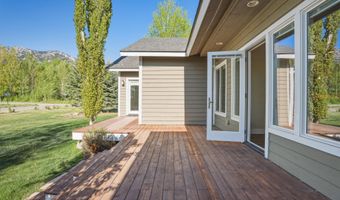 216 COLUMBINE St, Alpine, WY 83128