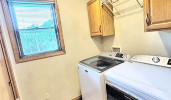 W5866 EASTER LILY Drive, Appleton, WI 54915