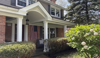 909 E Rockwell St, Arlington Heights, IL 60005