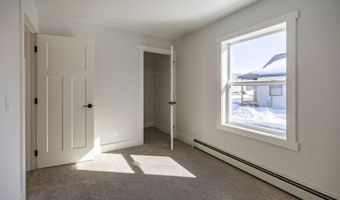 17 Streamside Dr, Auburn, ME 04210