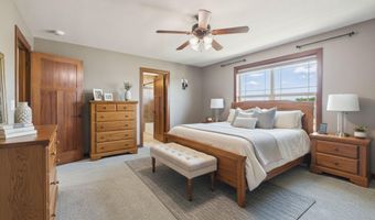 812 S 5th Ave, Brandon, SD 57005