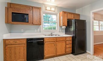 352 Cedar Ln, Arden, NC 28704