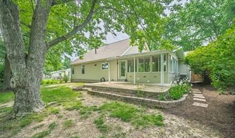 693 Woodrun Ct, Ballwin, MO 63021
