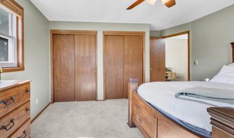 1724 SCHAEFER Cir, Appleton, WI 54915