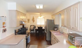 6349 Meridian Woods Blvd, Indianapolis, IN 46217