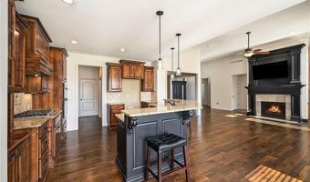 4301 N 141st St, Basehor, KS 66007
