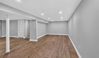 947 Oakfield Dr, Ballwin, MO 63021