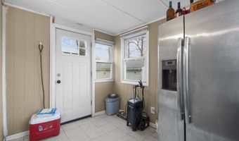 948 Wayne St, Bridgeport, CT 06606