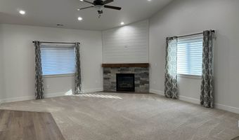 5760 NORTHSIDE Xing Unit D, Chubbuck, ID 83202