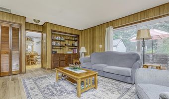 5 Woodland Pl, Airmont, NY 10952