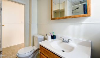 3 Young Ave, Amsterdam, NY 12010