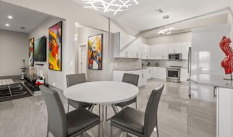 808 EDGEWATER Dr, Orlando, FL 32804