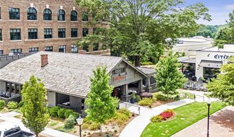 5600 Surrey Ct, Alpharetta, GA 30009