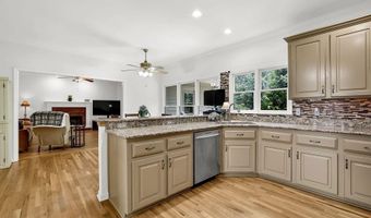 3949 Golflinks Dr NW, Acworth, GA 30101