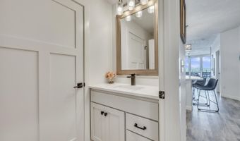 570 Linden Dr, Arnolds Park, IA 51331