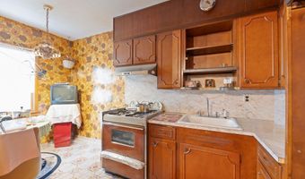 17 E 39TH St, Bayonne, NJ 07002